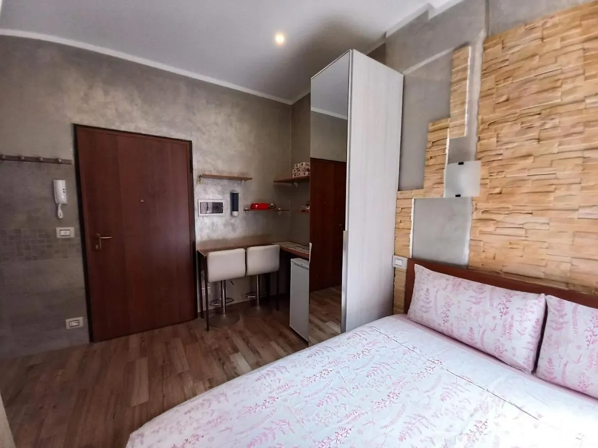 Inna Best House Μιλάνο 2*,